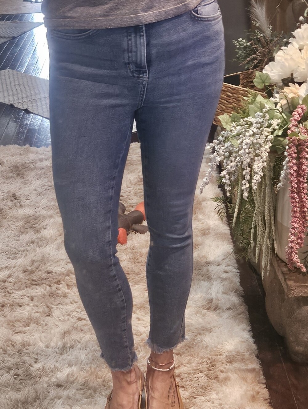 Free People Women’s High-Rise Skinny Jeans in Washed Blue With Raw Hem